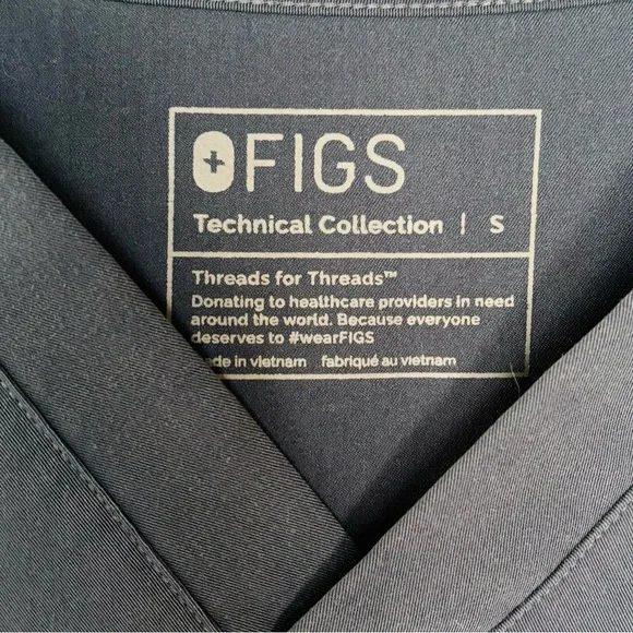 FIGS Scrubs Set Men’s Leon Top Cairo Cargo Pants Dark Blue EUC Size Small - Picture 3 of 11